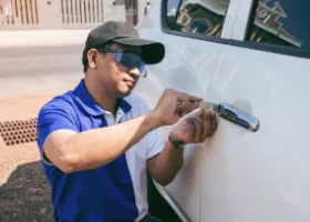 Car Locksmith in The Hammocks, FL